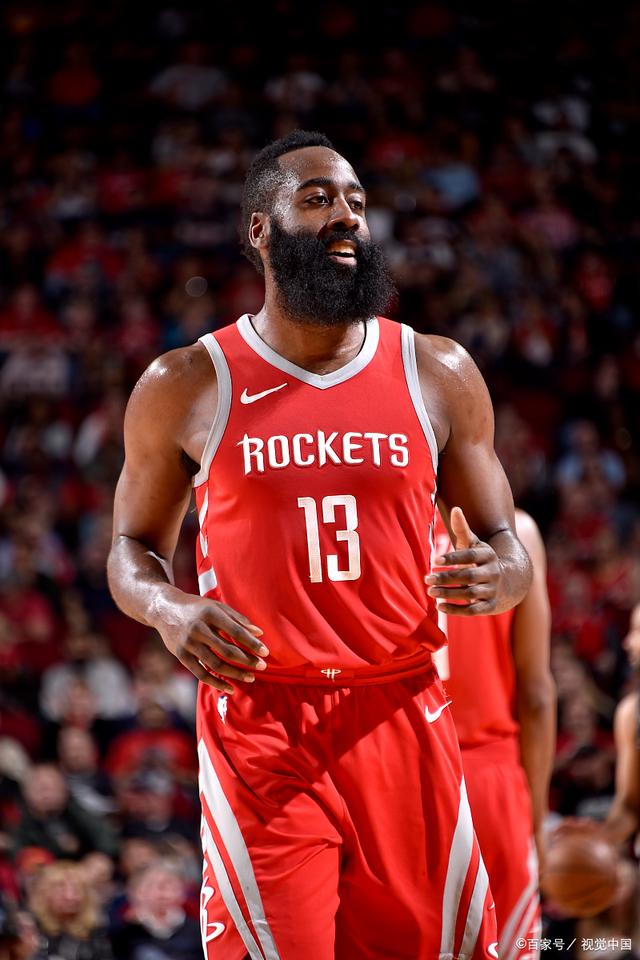 图片报：皇萨仁等豪门都在争夺16岁艾希霍恩，赫塔想和他续约（德媒《图片报》：皇马巴萨拜仁等豪门竞逐16岁新星艾希霍恩，赫塔力争续约）