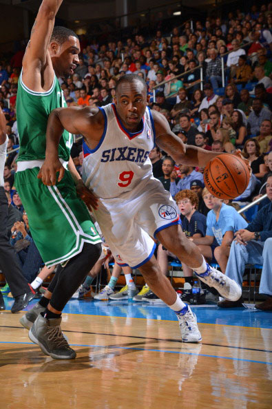 半场战报：皇马0-1赫罗纳，欧纳希建功，姆巴佩破门被吹（上半场战报：皇马0-1赫罗纳，欧纳希破门，姆巴佩进球被判无效）