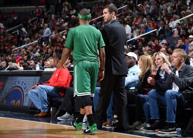 北京首钢队1胜3负，许利民谈奥莫特问题，同曦队主教练下课（北京首钢开局1胜3负，许利民回应奥莫特风波，同曦主帅宣布下课）