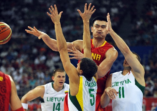 克罗斯：迪亚斯的红牌是误判；裁判被阿什拉夫的伤病影响了判断（克罗斯：迪亚斯红牌判罚有误，阿什拉夫的伤情干扰了主裁判断）