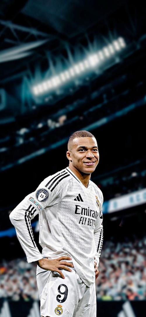 中甲冠军辽宁铁人队在沈阳故宫拍全家福：致敬历史，开启未来（中甲冠军辽宁铁人在沈阳故宫全队合影：向历史致敬，迈向未来）