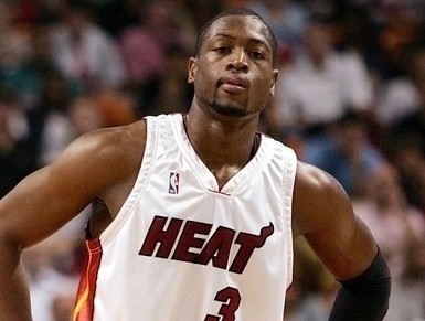 B席48次英超助攻超越阿圭罗，曼城队史仅次于丁丁和D席（B席英超助攻达48次超越阿圭罗，曼城队史仅逊丁丁与D席）