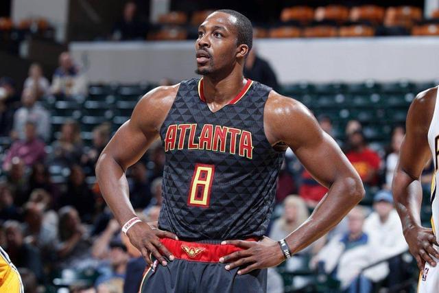 从手足无措到游刃有余，齐达内在公园学着踢毽子（齐达内公园练踢毽：从小白到高手的进阶）