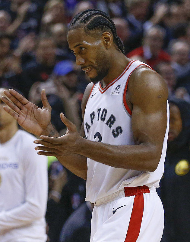 皇马3000万中卫重伤4个月！阿隆索哭晕：生死战后防6将养伤+2人染红（皇马3000万中卫伤停四月！阿隆索无奈：关键战后防线6人伤缺+两将染红）